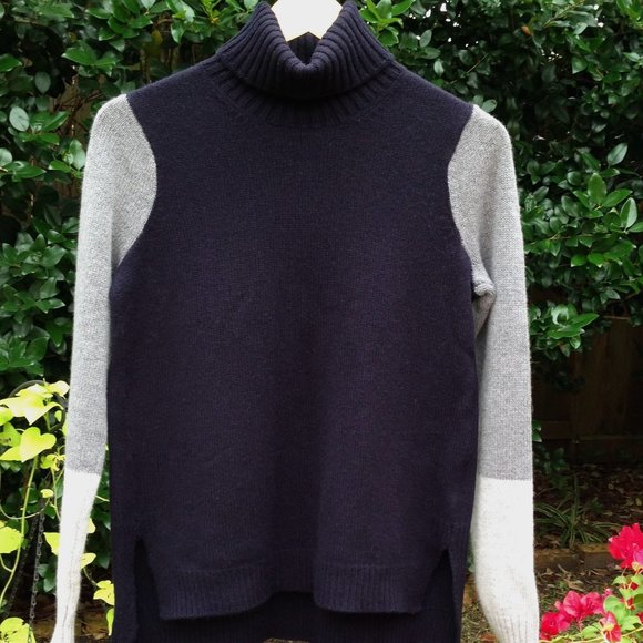 VINCE WOOL CASHMERE TURTLENECK SWEATER NAVY COLORBLOCK  XS - Picture 3 of 7